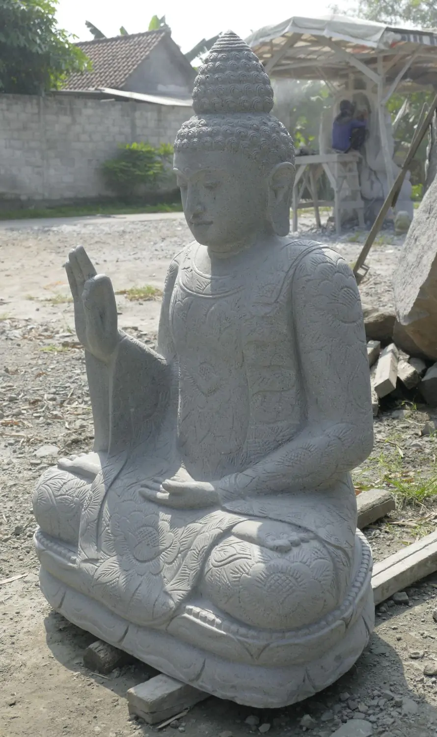  Product image 4 of the product “Seated Buddha with floral carving - Abhaya position. About 121 cm height. Natural stone (river stone), stonemasonry ”